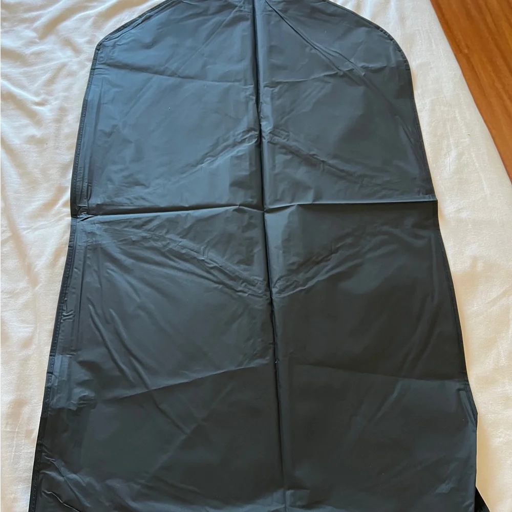 EXPRESS GARMENT CLOTHING SUIT BLACK ZIP UP BAG Brand New HOME CLOSET NEEDS